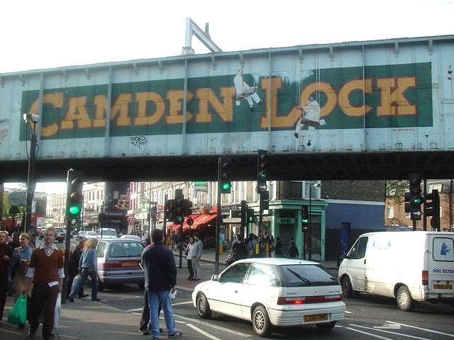 アンティーク 地球儀　イギリス・ロンドンのカムデンマーケットで購入