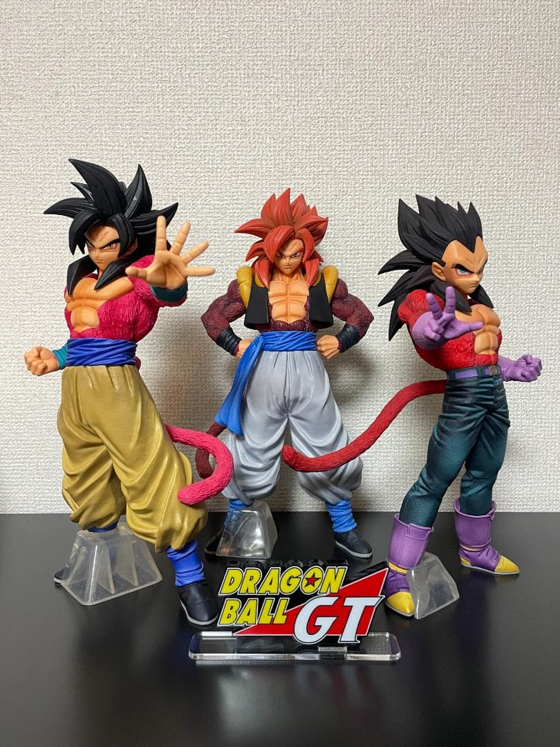 グレイテストサイヤン ゴジータ、悟空、ベジータ3体セット➕GTロゴフィギュア