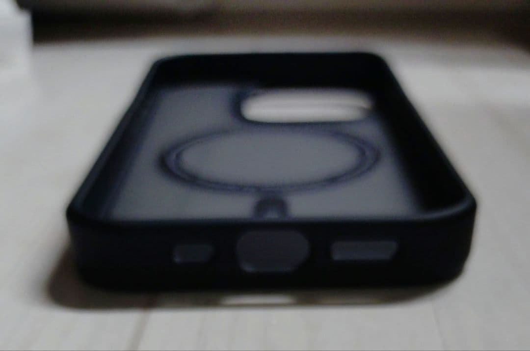 TORRAS iPhone 15 Pro 用 ケース マグネットブラック