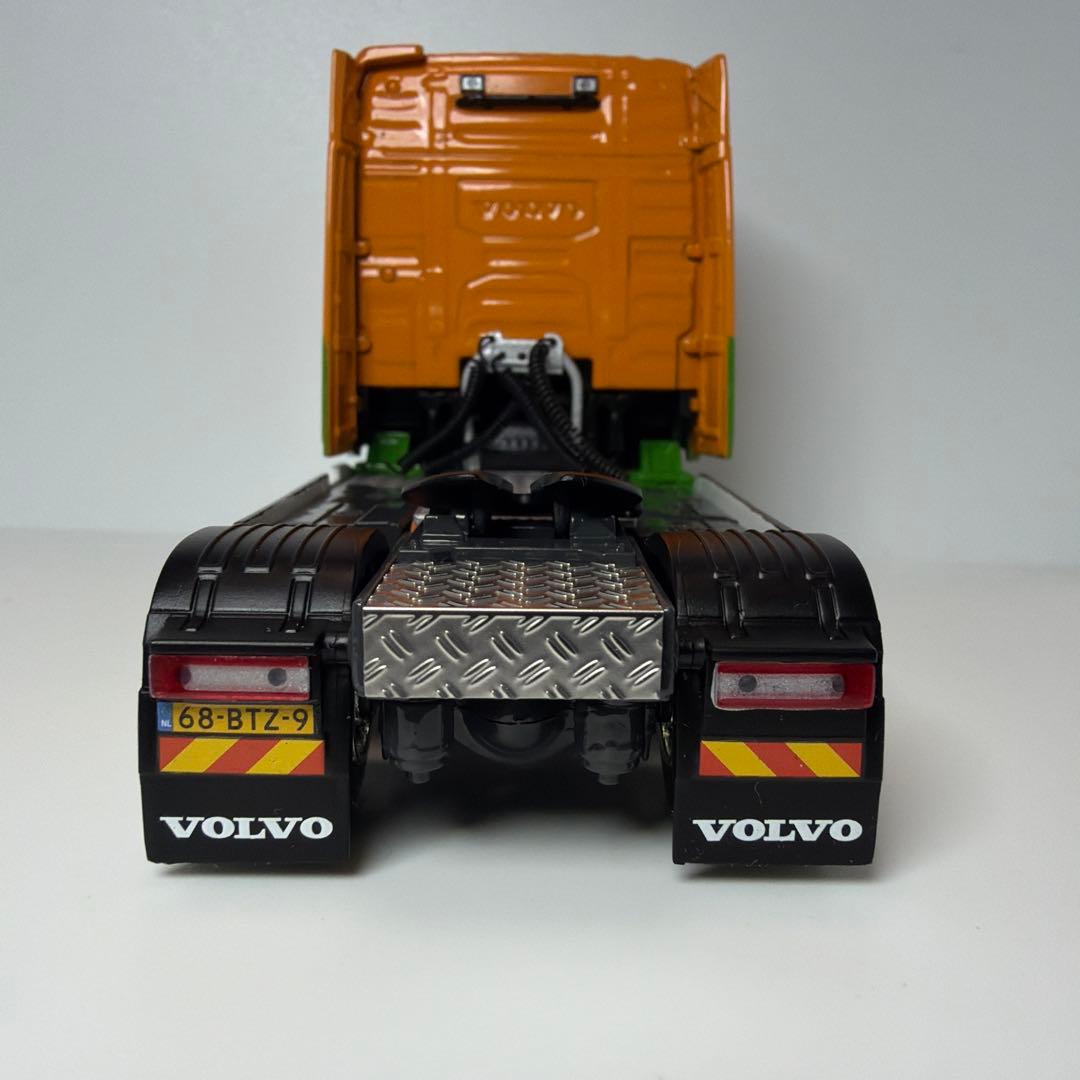 WSI ボルボ　1/50 トレーラーヘッド