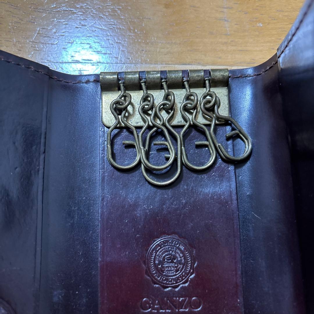 ガンゾ　シェルコードバン　キーケース