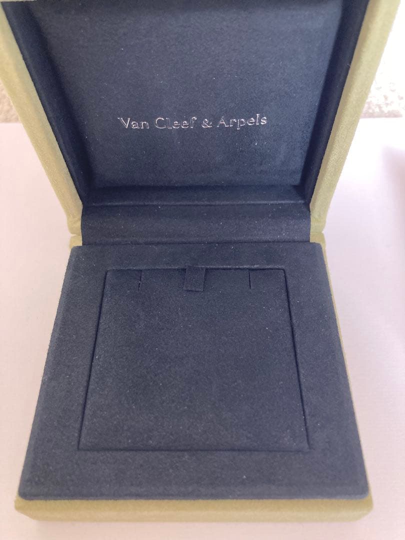 ヴァンクリーフ＆アーペル マジック ネックレス ボックス 空箱