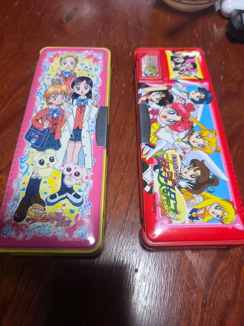 プリキュアとセーラームーンの筆箱セット