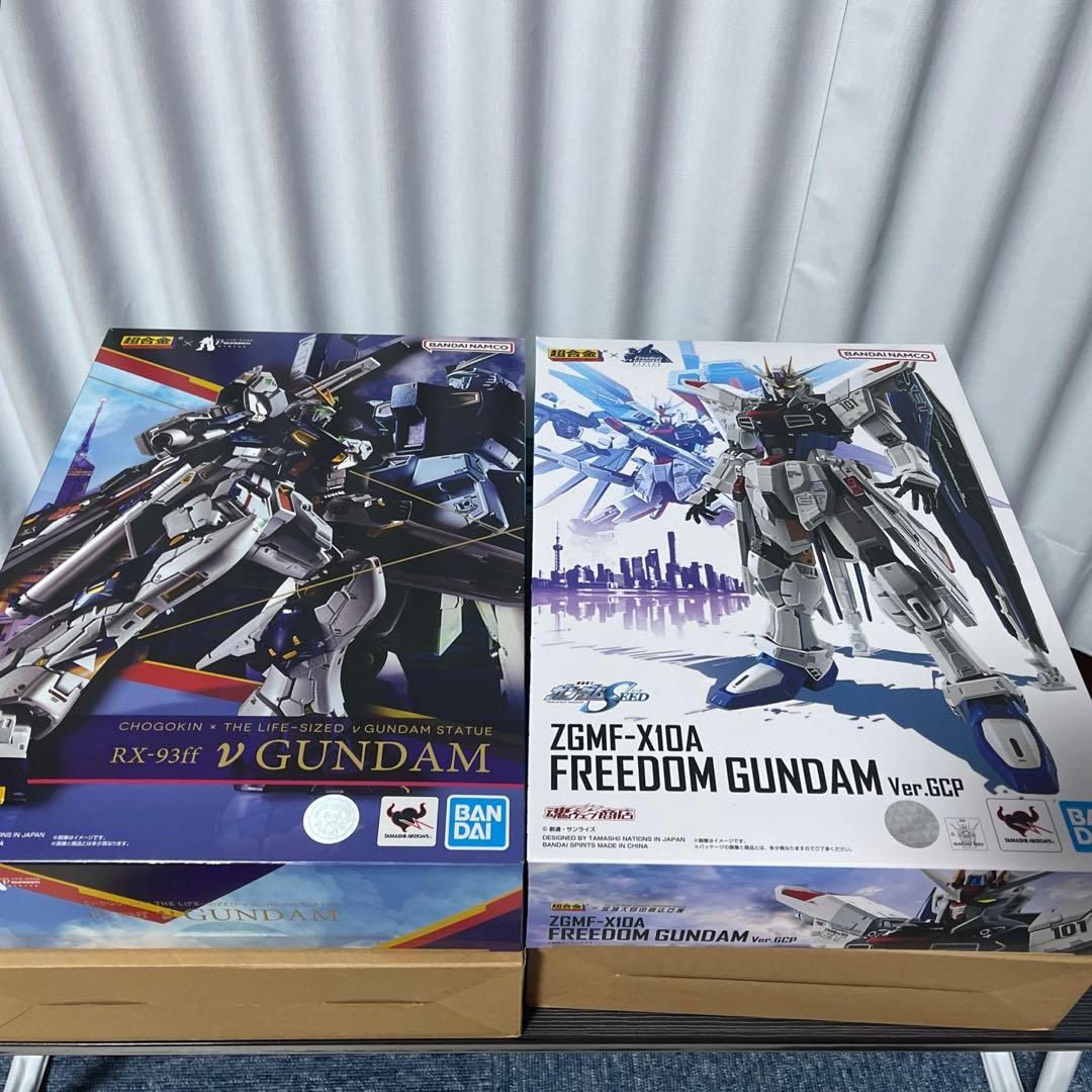 超合金福岡νガンダムRXー93ff、超合金フリーダムガンダムZGMF-X10A
