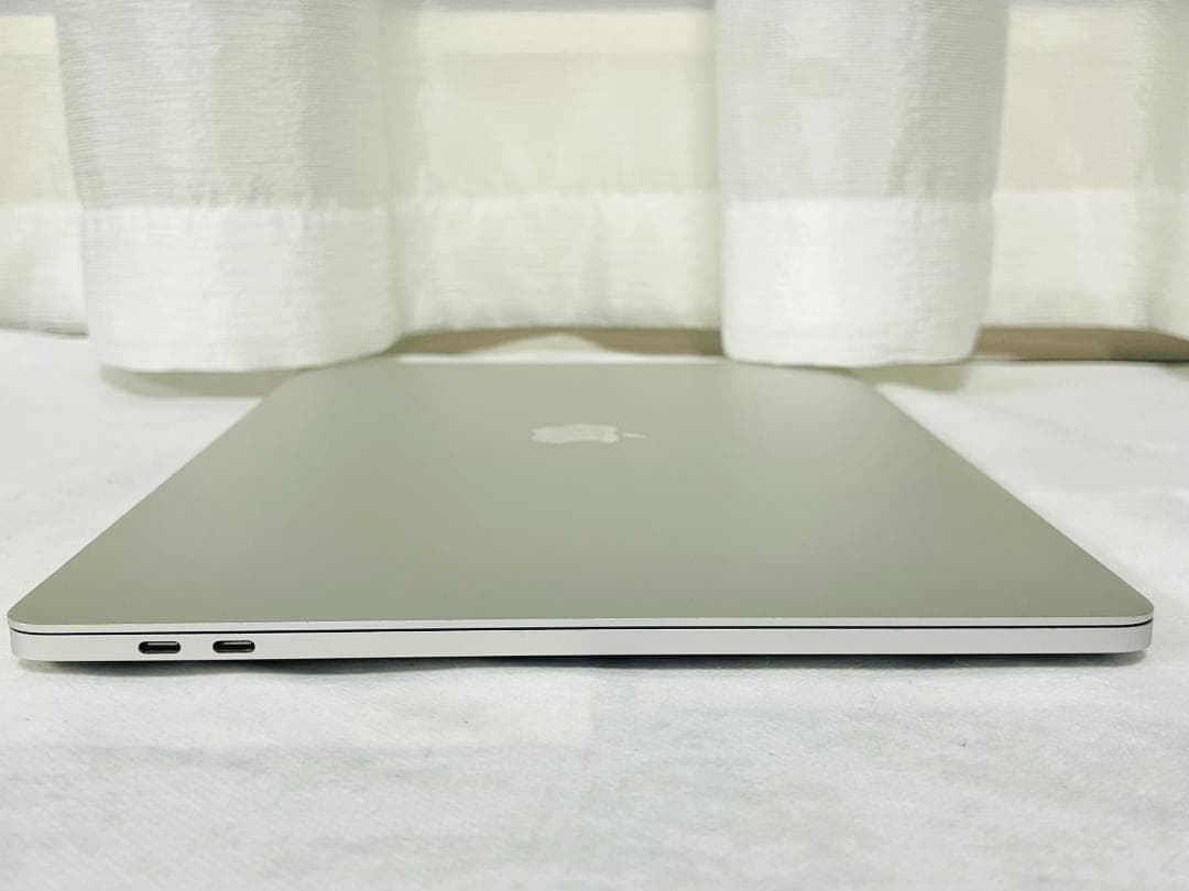 ★MacBook Pro 15 2019★i7/16GB/256GB/555X