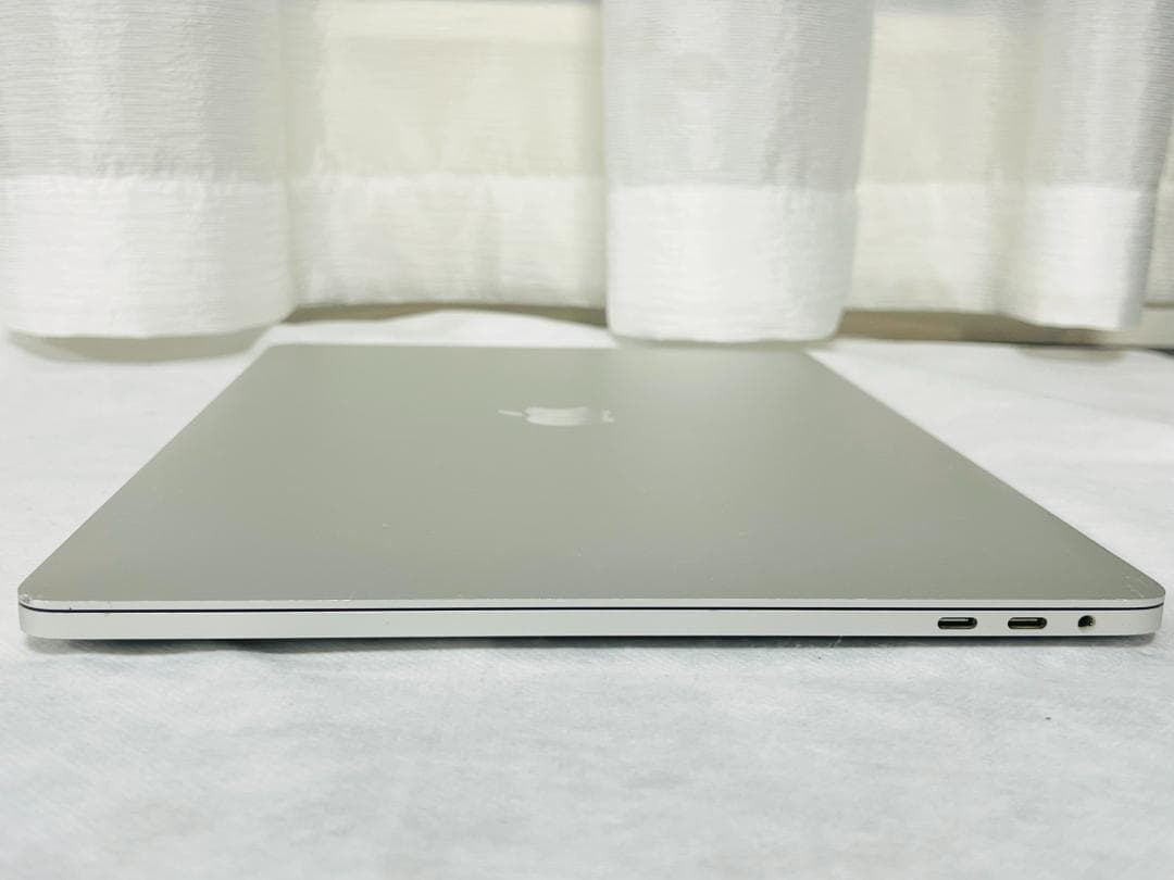 ★MacBook Pro 15 2019★i7/16GB/256GB/555X