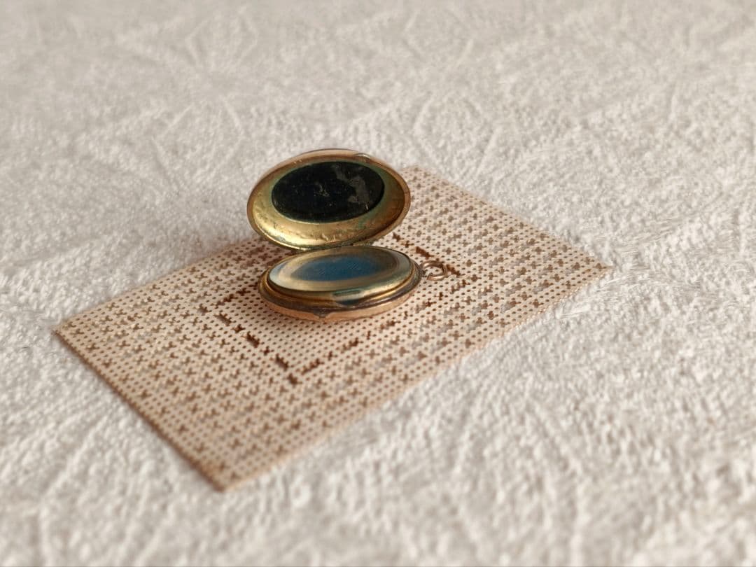 【チョコメルさま】vintage ✙ * クロス ロケット ペンダントトップ