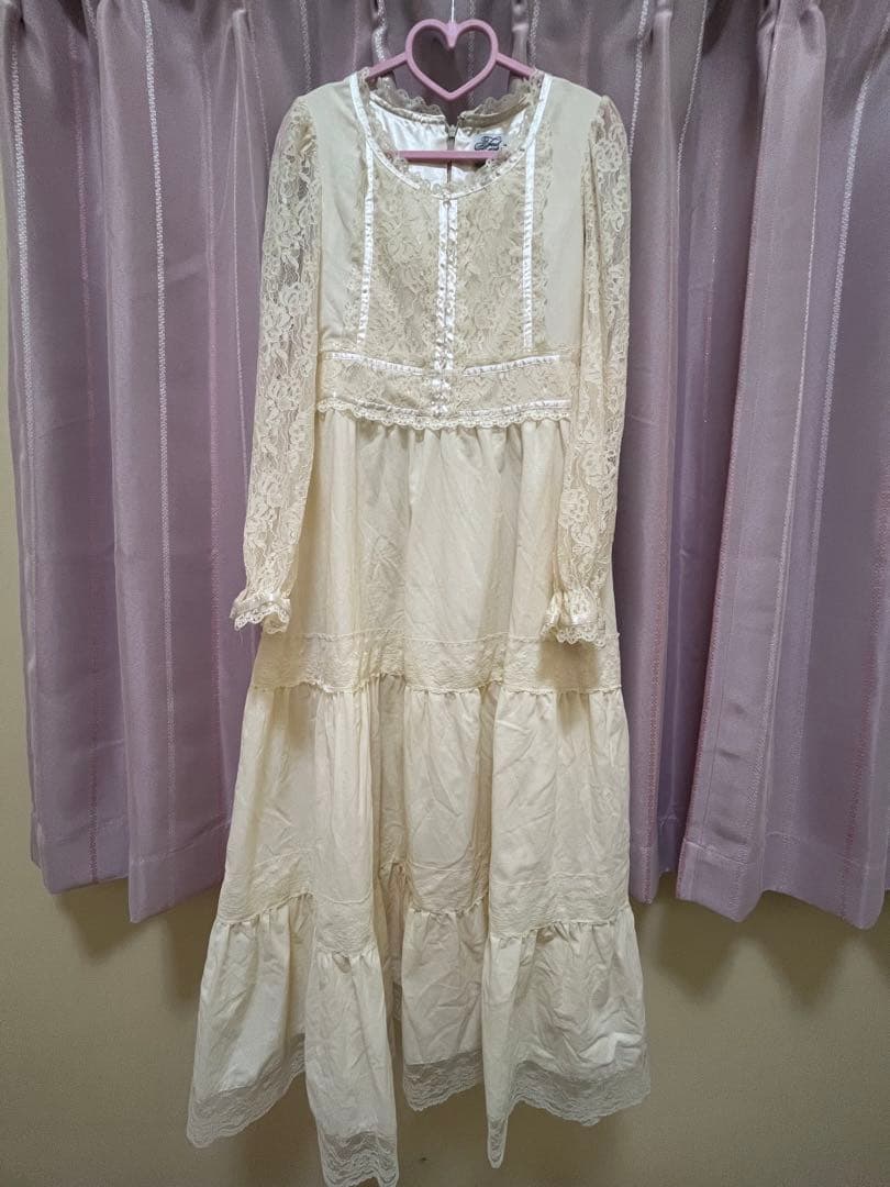 Special vintage dress Treat Ürself