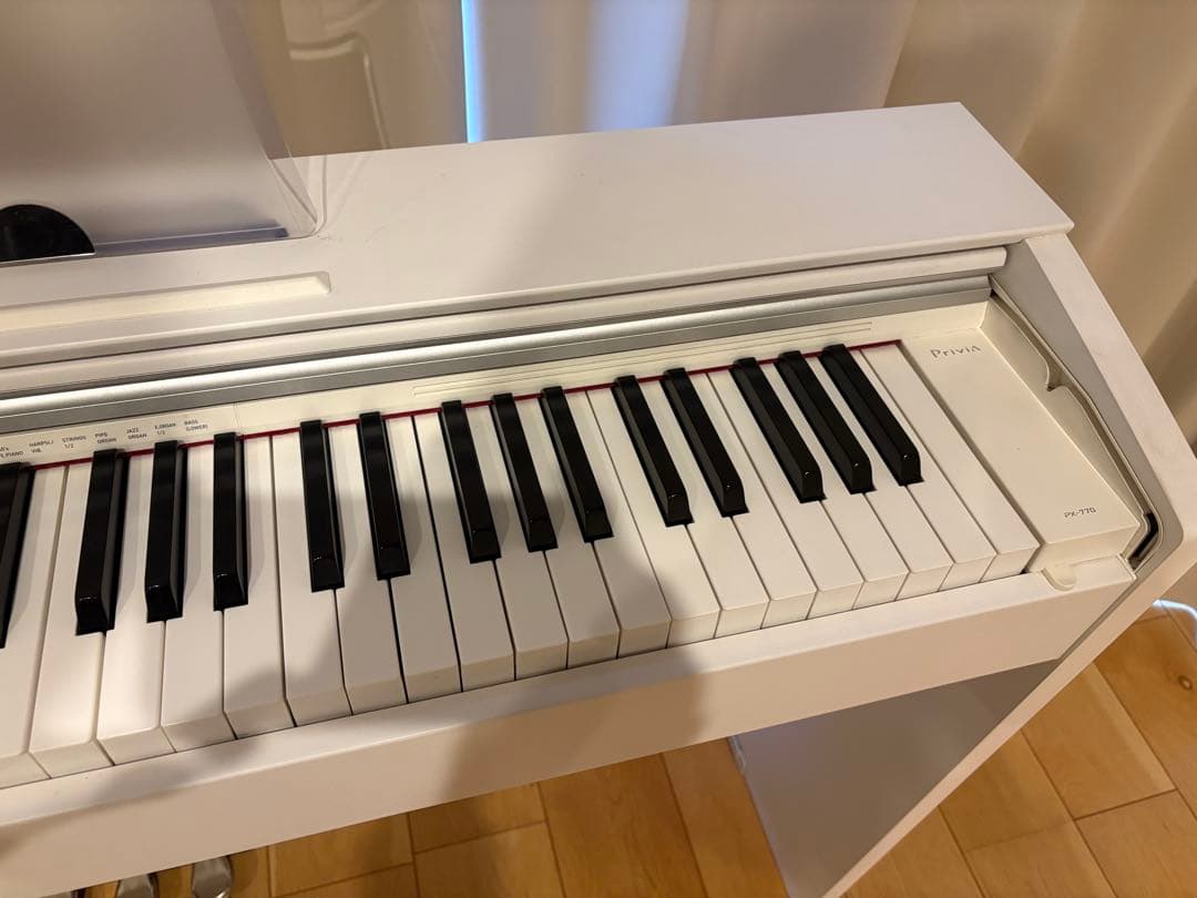 電子ピアノ　CASIO Privia PX770 ホワイト