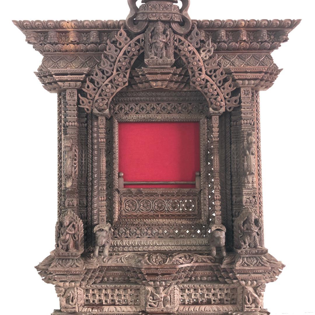 ピーコックウィンドウ　アジア伝統様式の壁掛け型フレーム