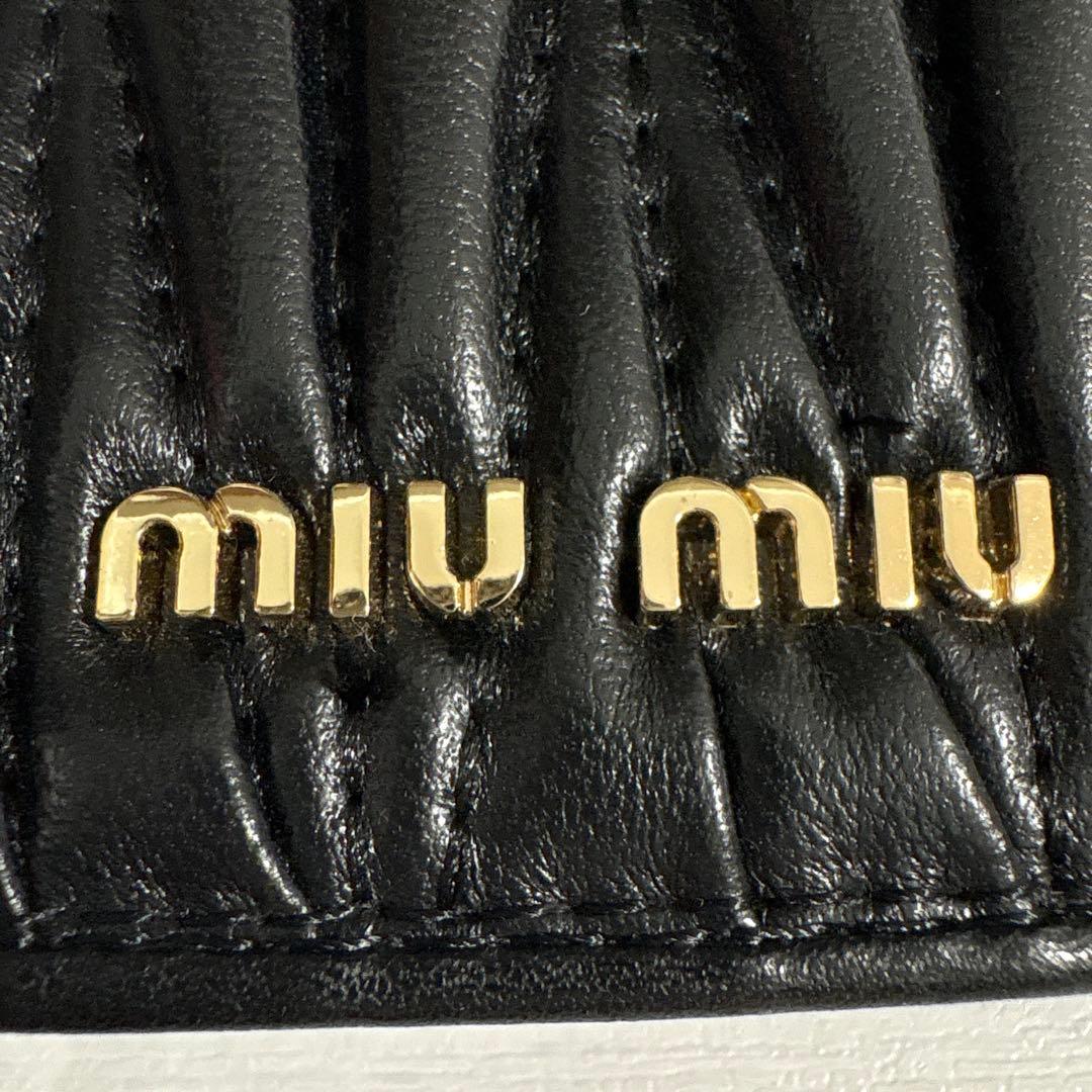 miumiu マテラッセ レザーカードケース ミニ財布