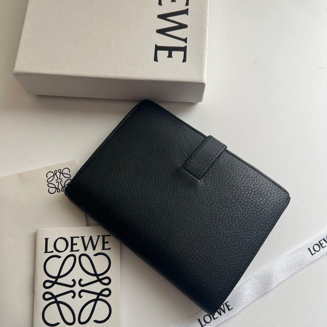 14 限定価格 LOEWE ロエベ 2つ折り財布