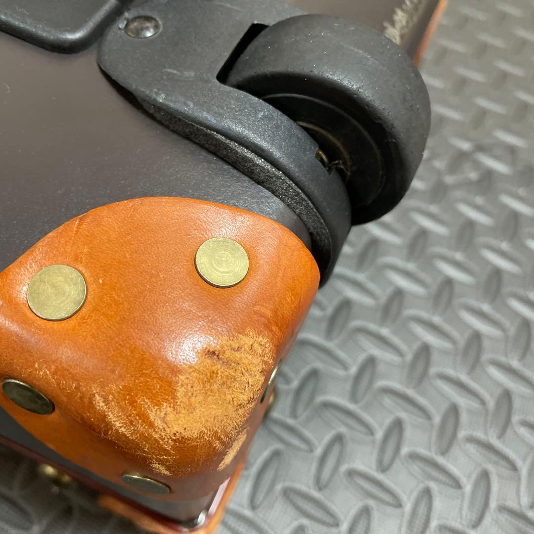 グローブトロッター キャリーケース 2輪 機内持ち込み　ブラウン　スモール