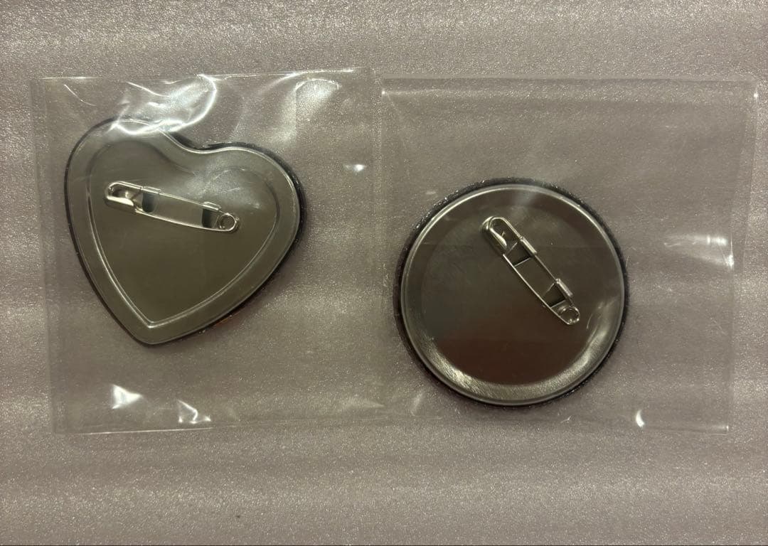 希少品　鬼滅の刃　プリロール　PRIROOL 缶バッジ　禰豆子　2個セット　初期