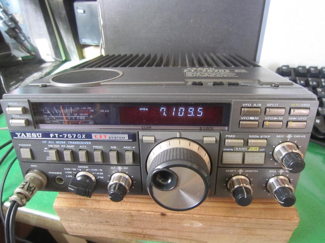 YAESU　FT-757GX　HF　オールモード　無線機　100W出力