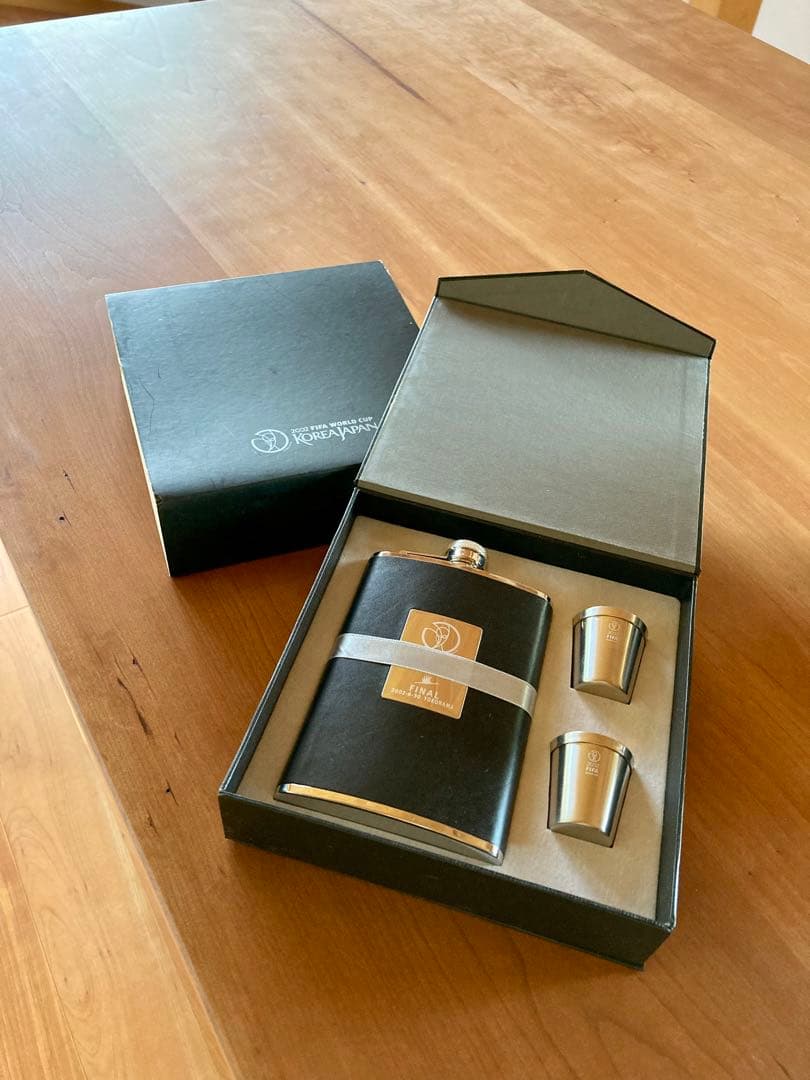 日韓 WORLD CUP 2002 決勝戦 記念品 スキットル  カップ2個