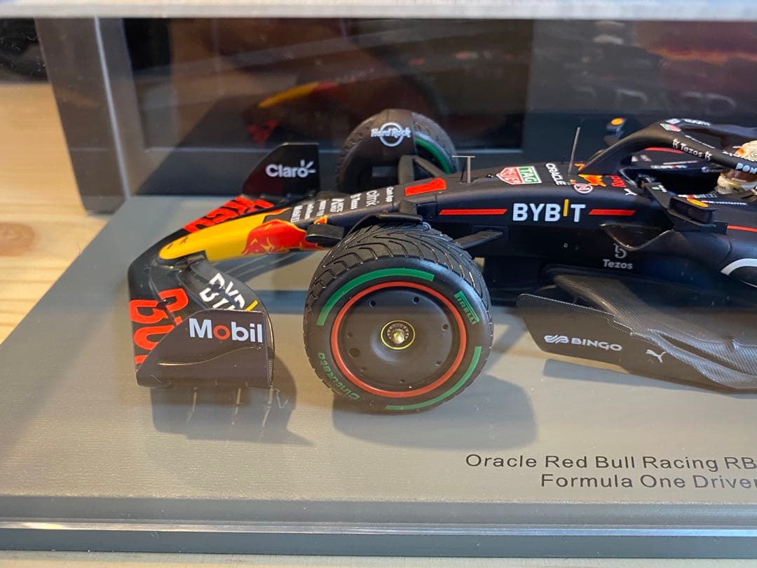 スパーク1/18 RedBull RB18 #1 JapaneseGP 2022