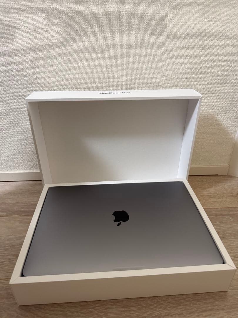 MacBook本体 MacBook Pro (2020, 13-inch, 256GB SSD)