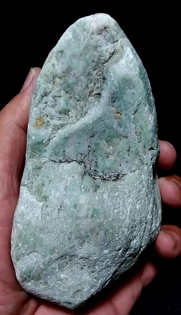 ★翡翠原石★糸魚川硬玉【姫川転石・ウブ石0.8kg】