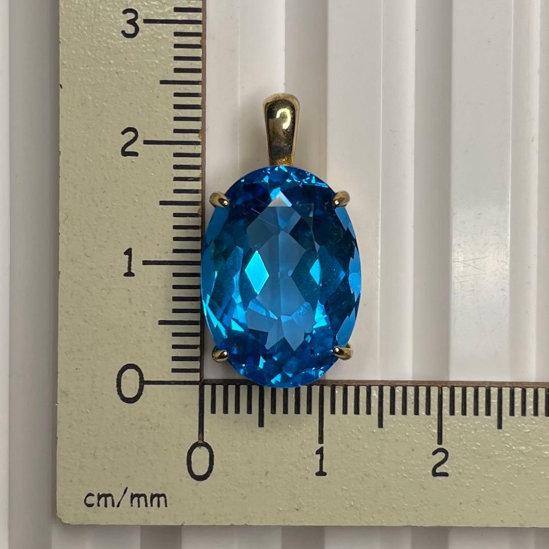 リ*ィ様 【高品質】スイスブルートパーズ　ペンダントトップ推定16ct