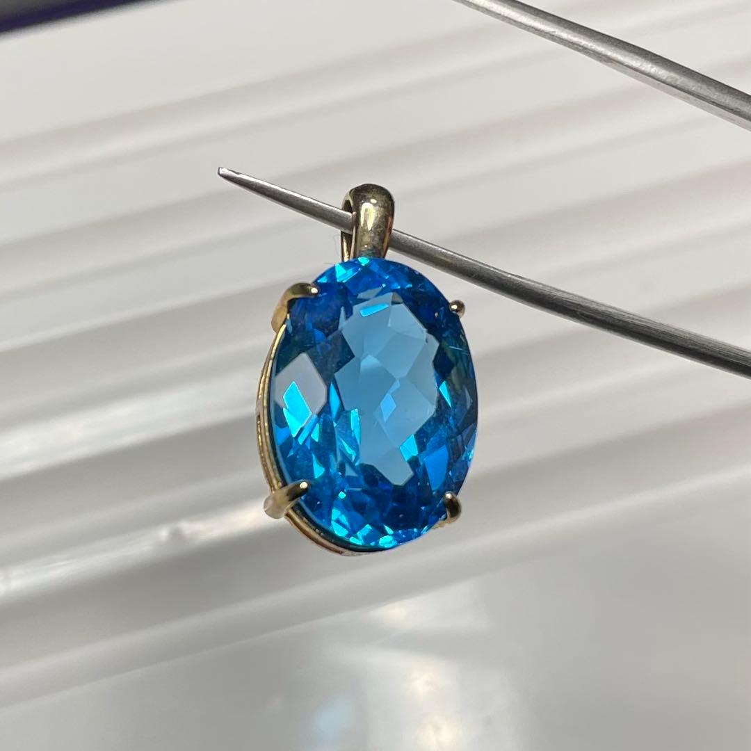 リ*ィ様 【高品質】スイスブルートパーズ　ペンダントトップ推定16ct