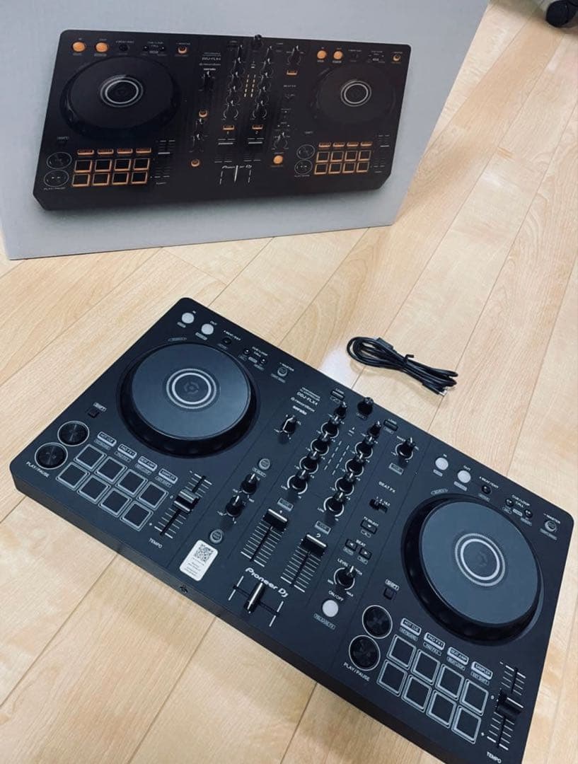 【美品】使用1回のみ Pioneer DJ DDJ-FLX4 DJコントローラー