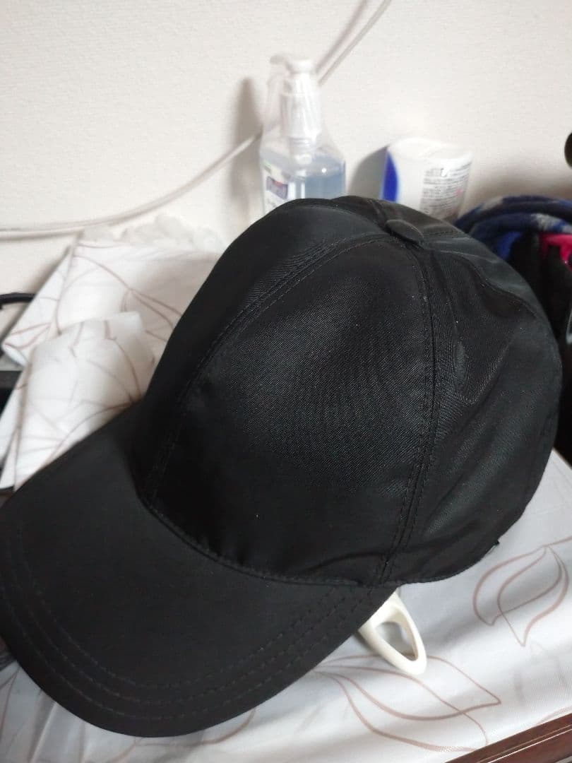PRADA ベースボールキャップ