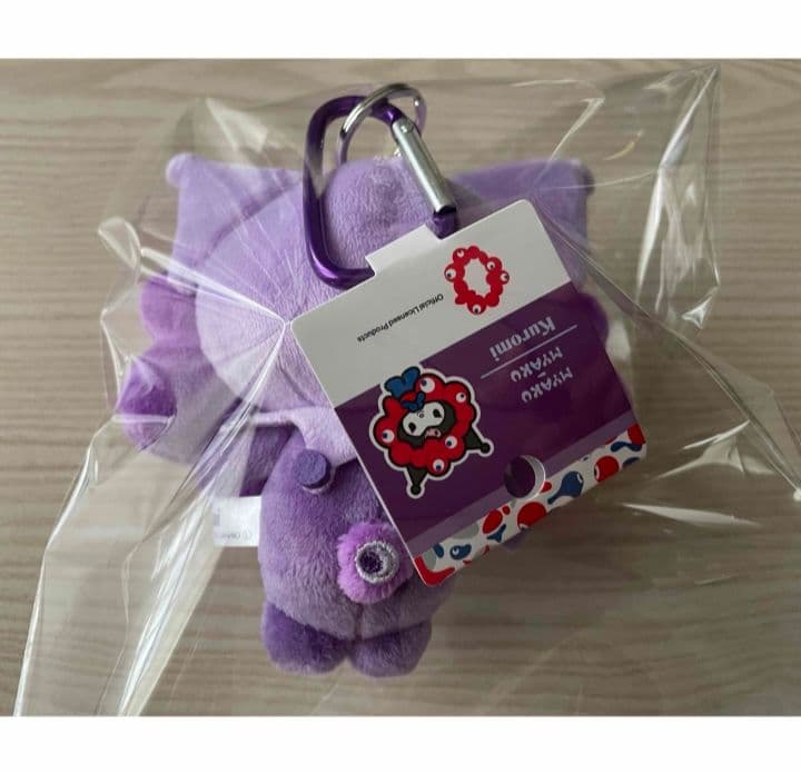 サンリオ　推しカラー　ぬいぐるみ　キティ クロミ　カラビナ