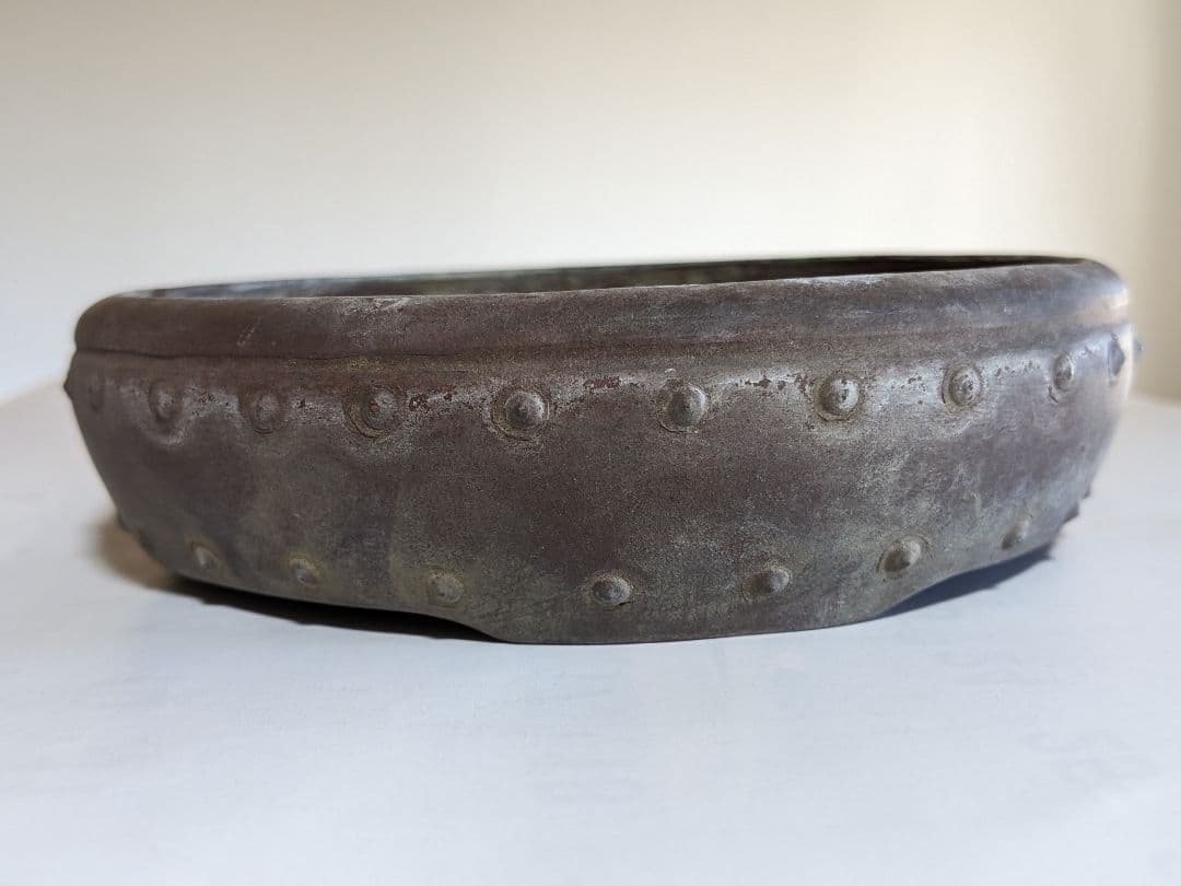 ♦中国古美術品 宜興窯賓山倣古 紫砂 紫泥 鋲打ち丸形三足ミニ盆栽鉢古玩 骨董品