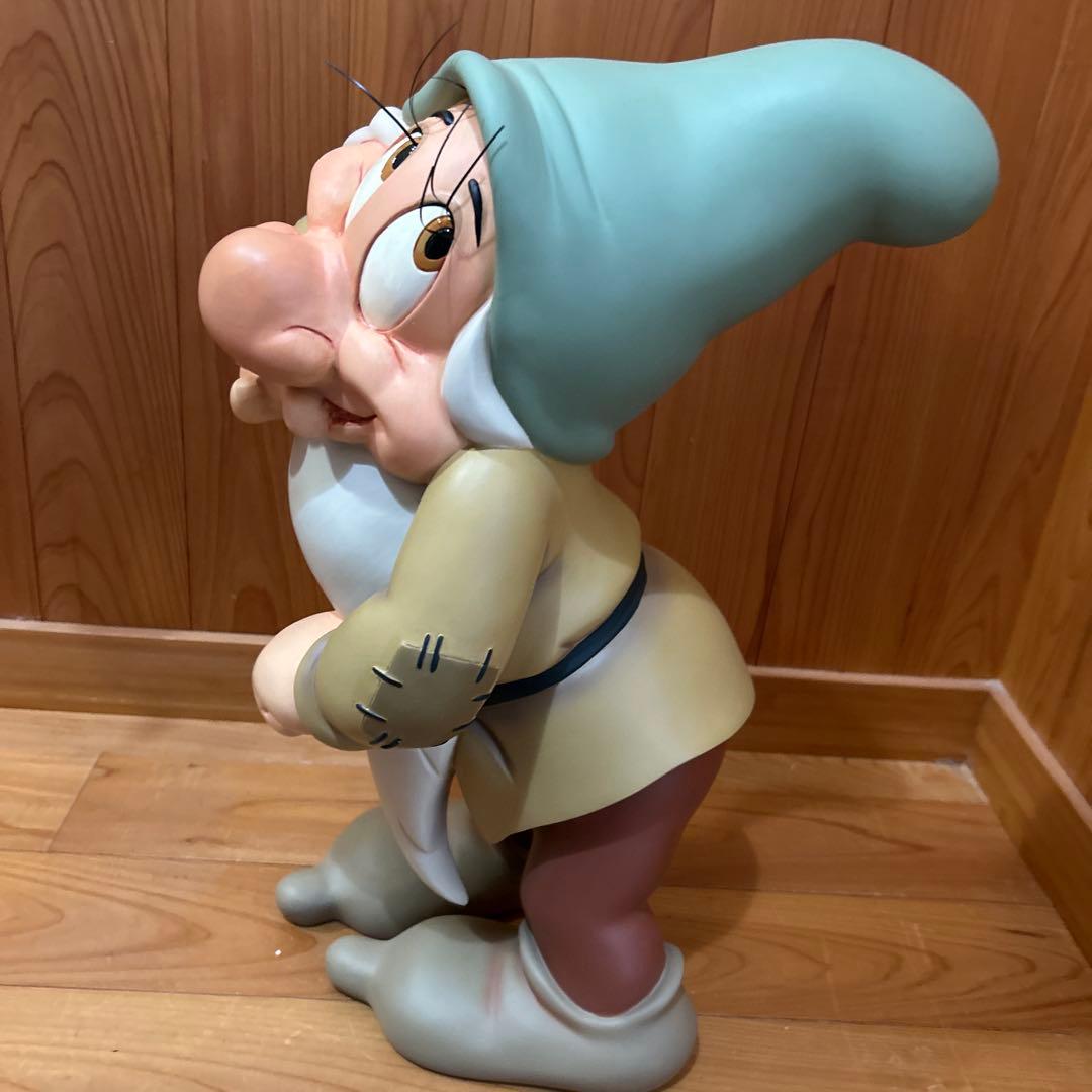 ディズニー　ビックフィギュア　白雪姫　てれすけ（バッシュフル）