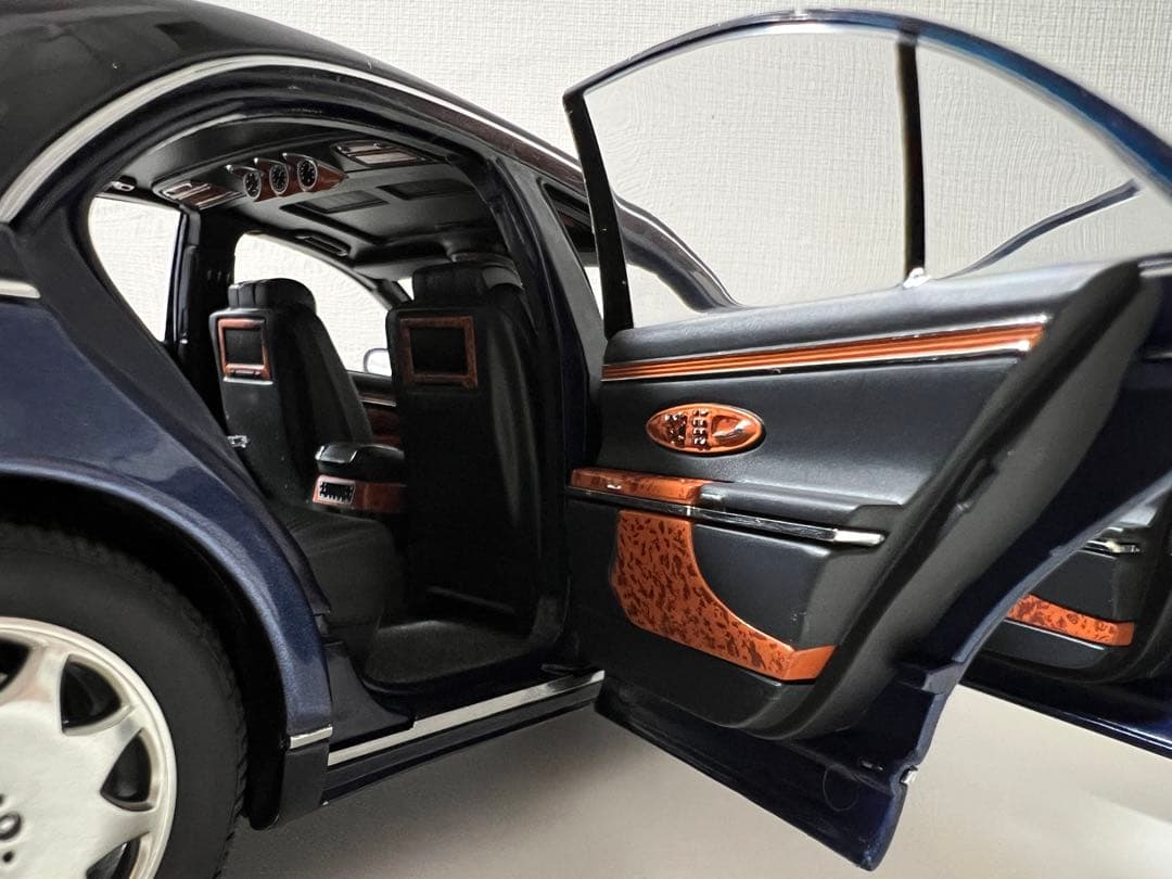 1/18 Autoart マイバッハ 57