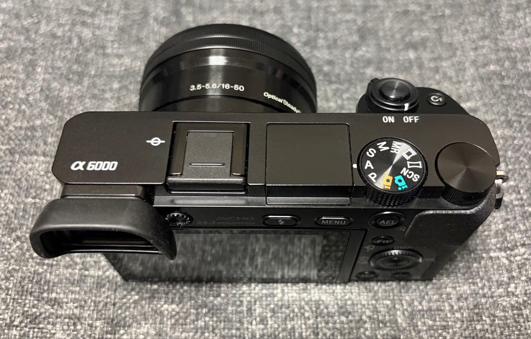 Sony α6000 ミラーレス一眼 カメラセット 海外版