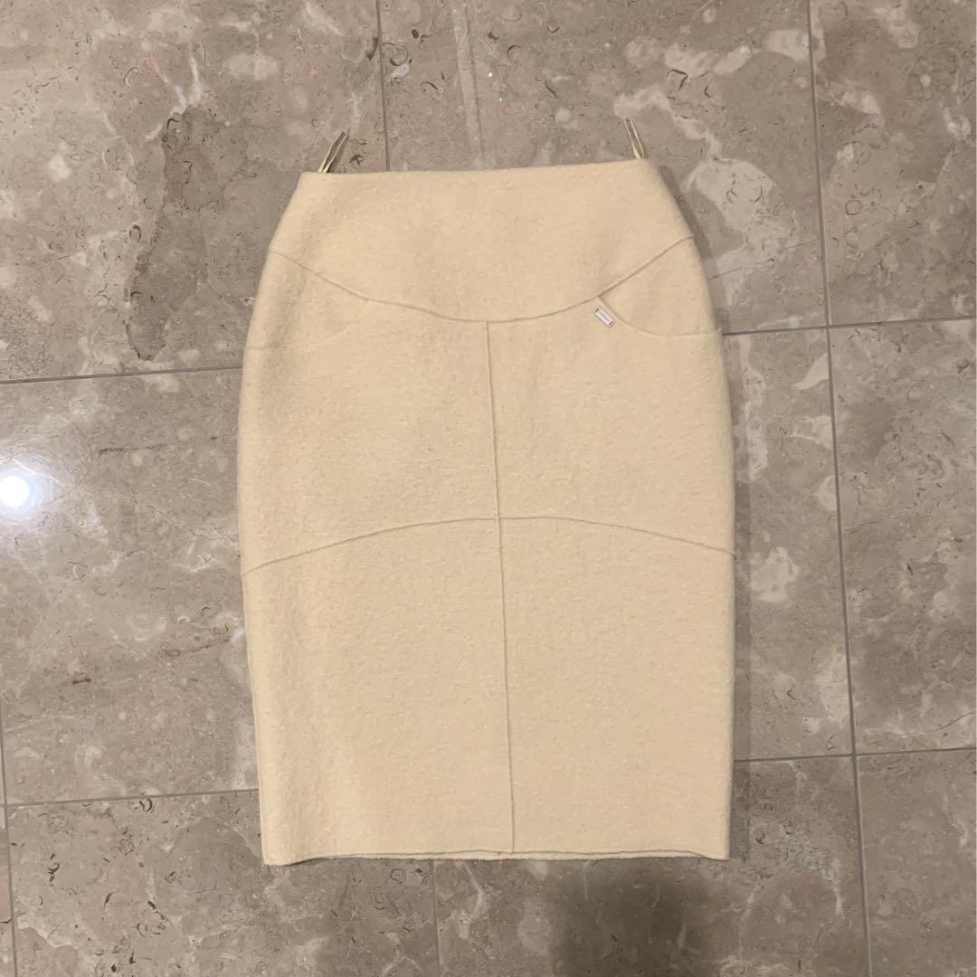 今週お値下げしています。シャネルの白いスカート