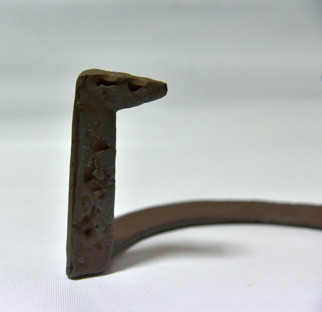 菊池正直造【極上品】　和鉄笹爪虫食い五徳（七寸）囲炉裏/共箱