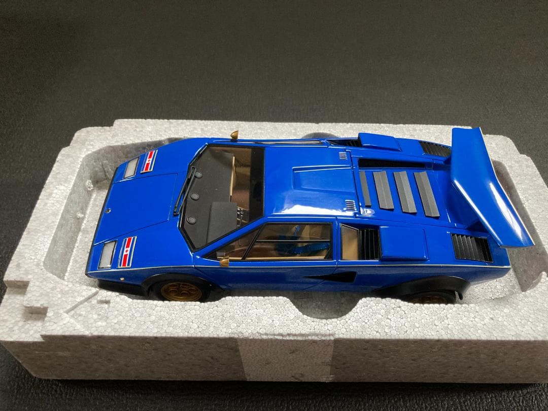 1/18 オートアート ランボルギーニ カウンタック ウォルターウルフ