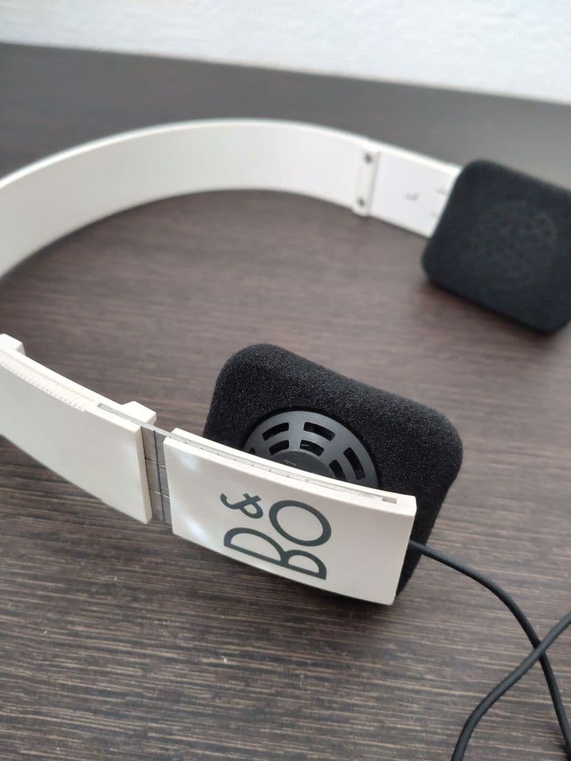 B&O バングアンドオルフセン Form 2i ホワイト