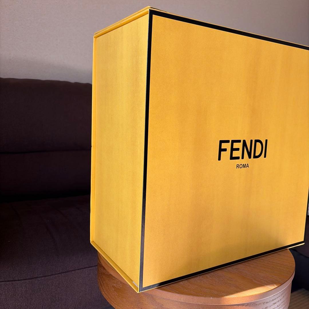 FENDI ギフトボックス イエロー 大