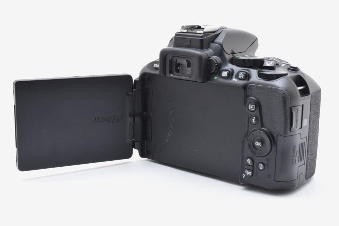 ⭐美品 初心者完全セット！⭐シリーズ最新 Nikon D5600 ⭐一眼レフ
