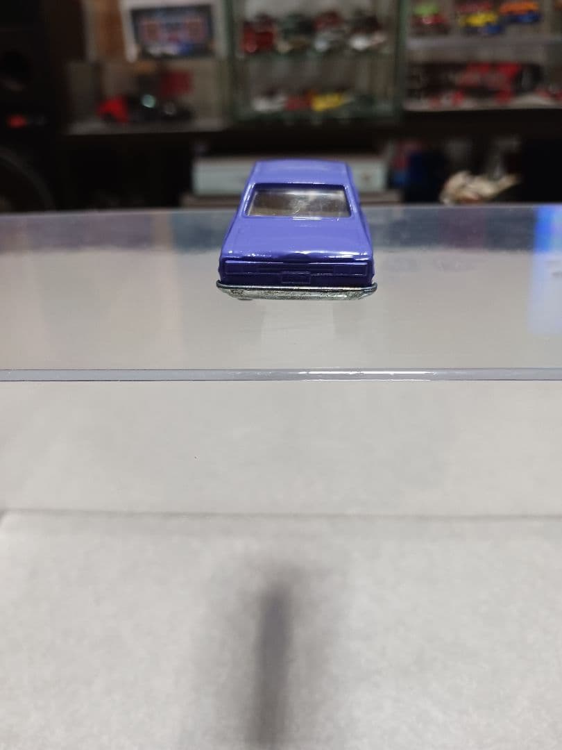 トミカ黒箱、No.21、スカイライン1d ホイール、紫
