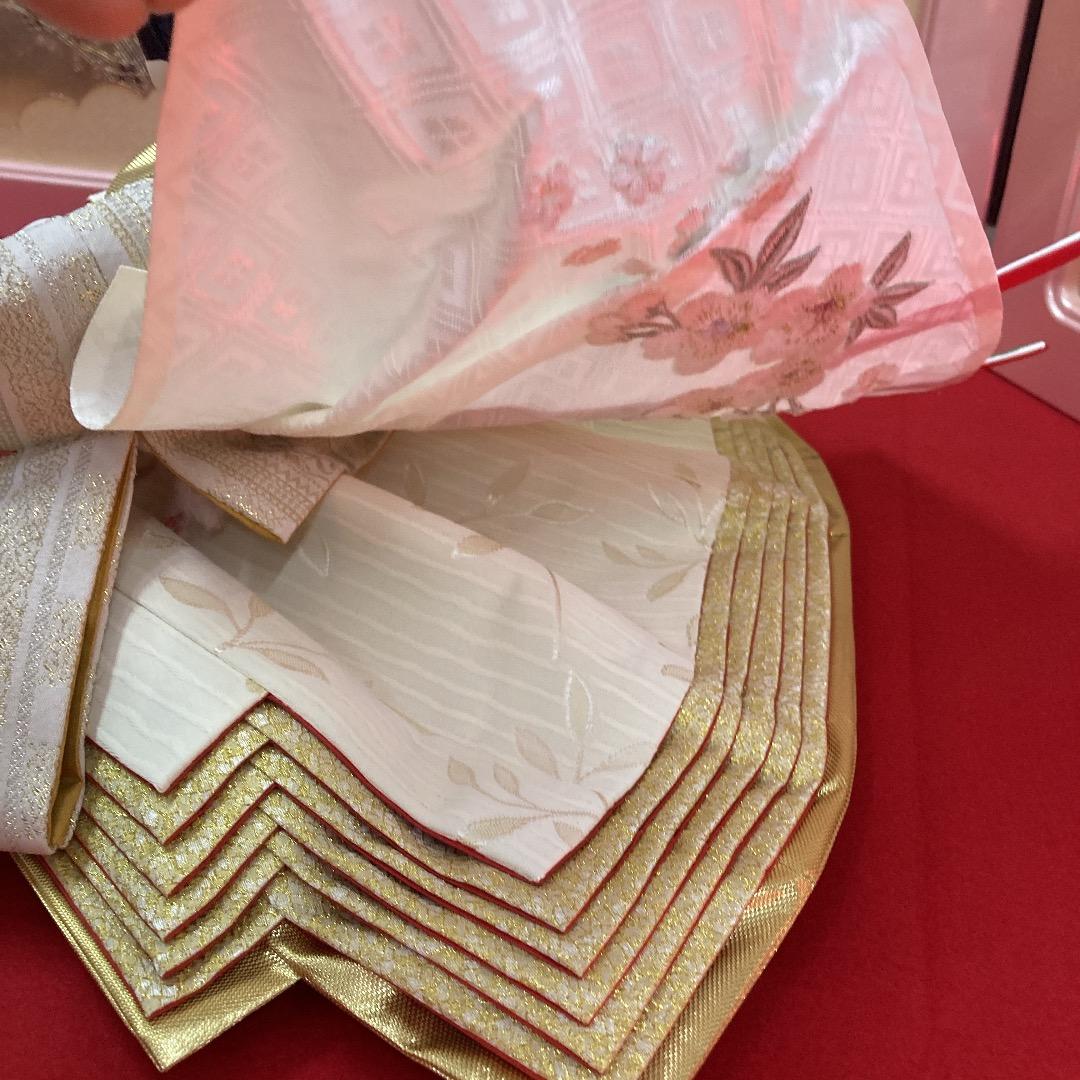 F15 シルバー・金色衣装　優しいお顔のお雛様　訳あり特価　親王飾り