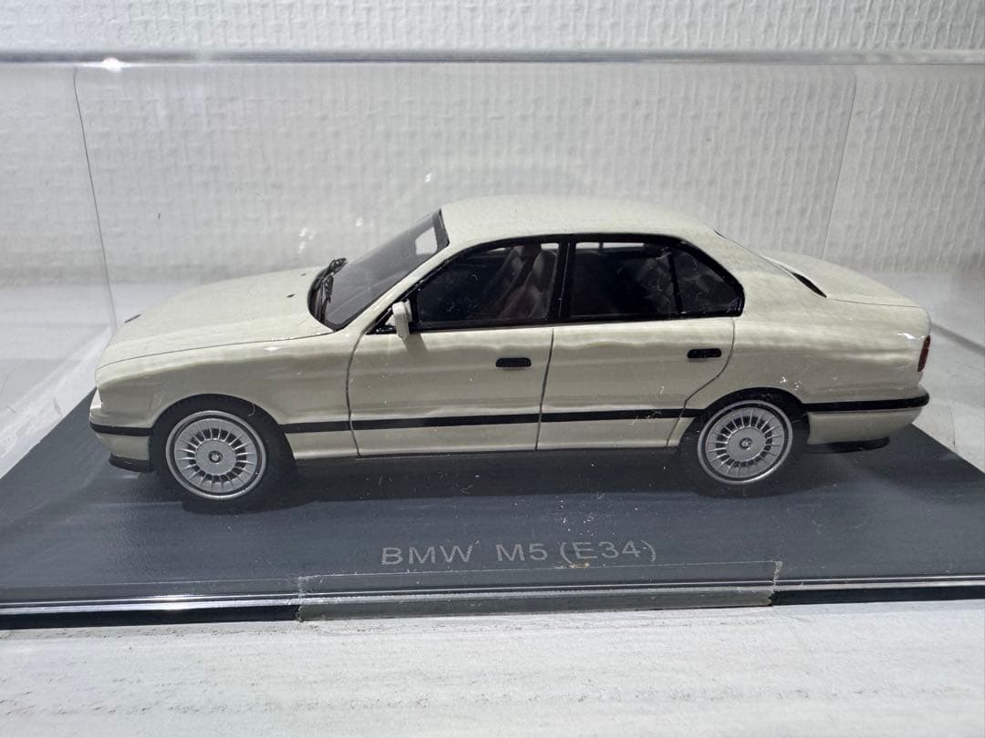 BMW M5 (E34) 1/43 スケールモデル