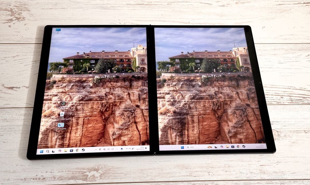 13.5インチデュアルディスプレイノートPC DXUSCREEN