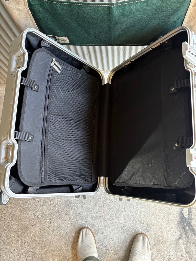 Mercedes-Benz アルミニウムキャリーケース32Lベンツ　スーツケース