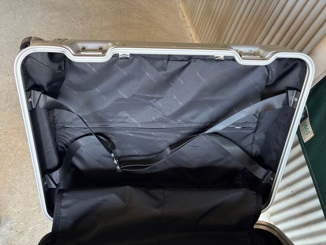 Mercedes-Benz アルミニウムキャリーケース32Lベンツ　スーツケース
