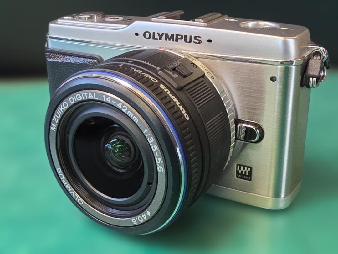 オリンパス PEN E-P1 シルバー レンズキット