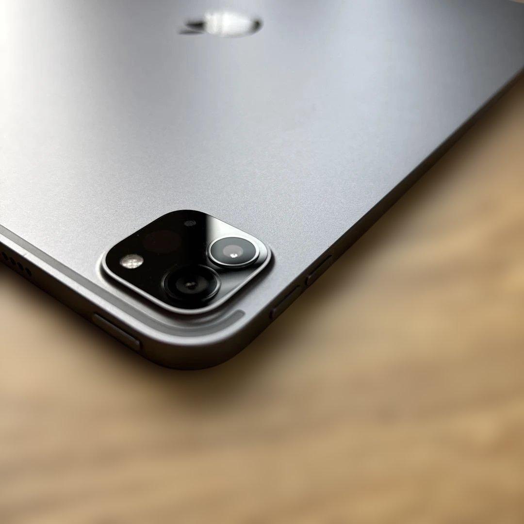 Apple iPad Pro 12.9インチとiPhone15のセット