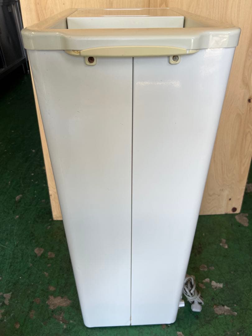 2013年 Panasonic冷凍ストッカー 43L