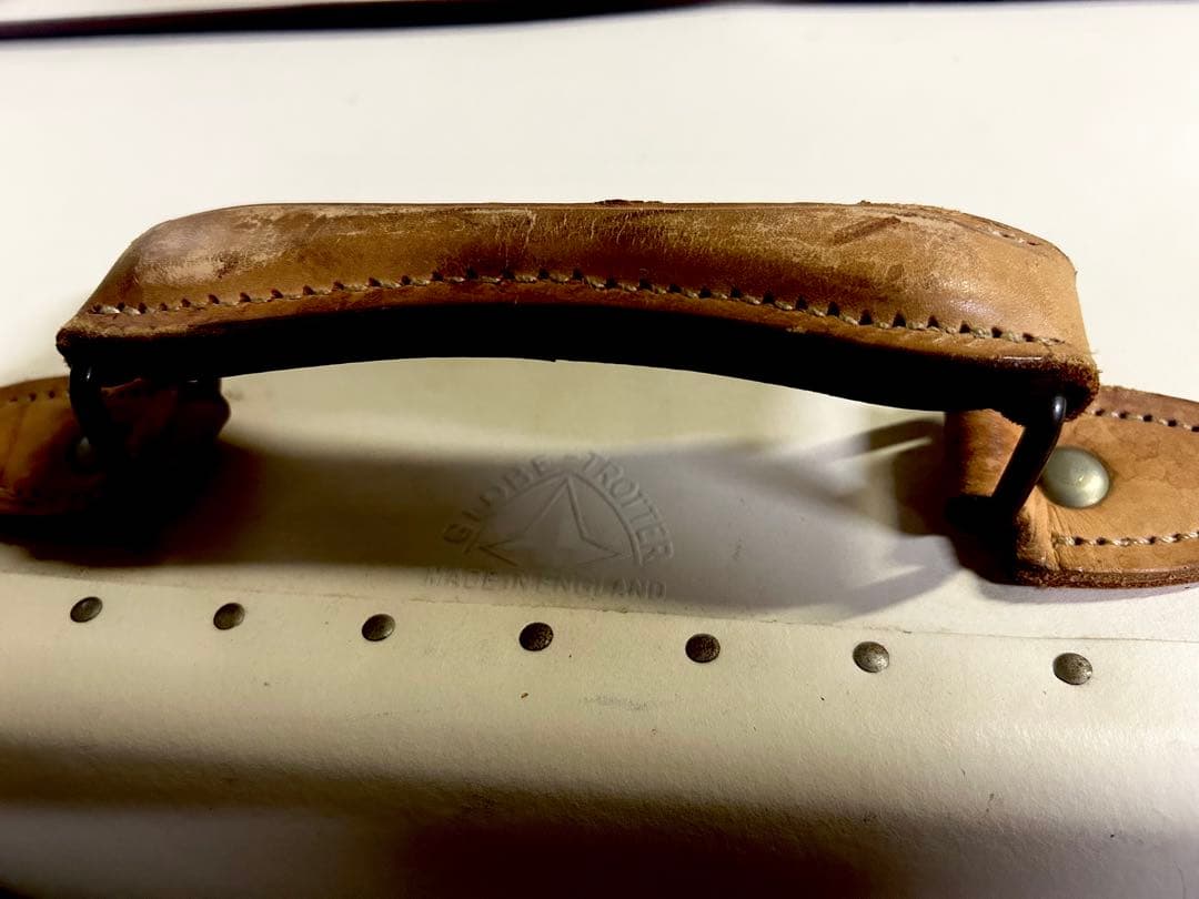 【定価45万円程】◆グローブトロッター人気のアイボリー/革バンド破れ