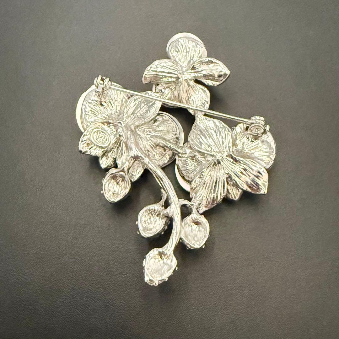 超希少✨未使用保管 ヴァンドームブティック　ブローチ　胡蝶蘭　白蝶貝