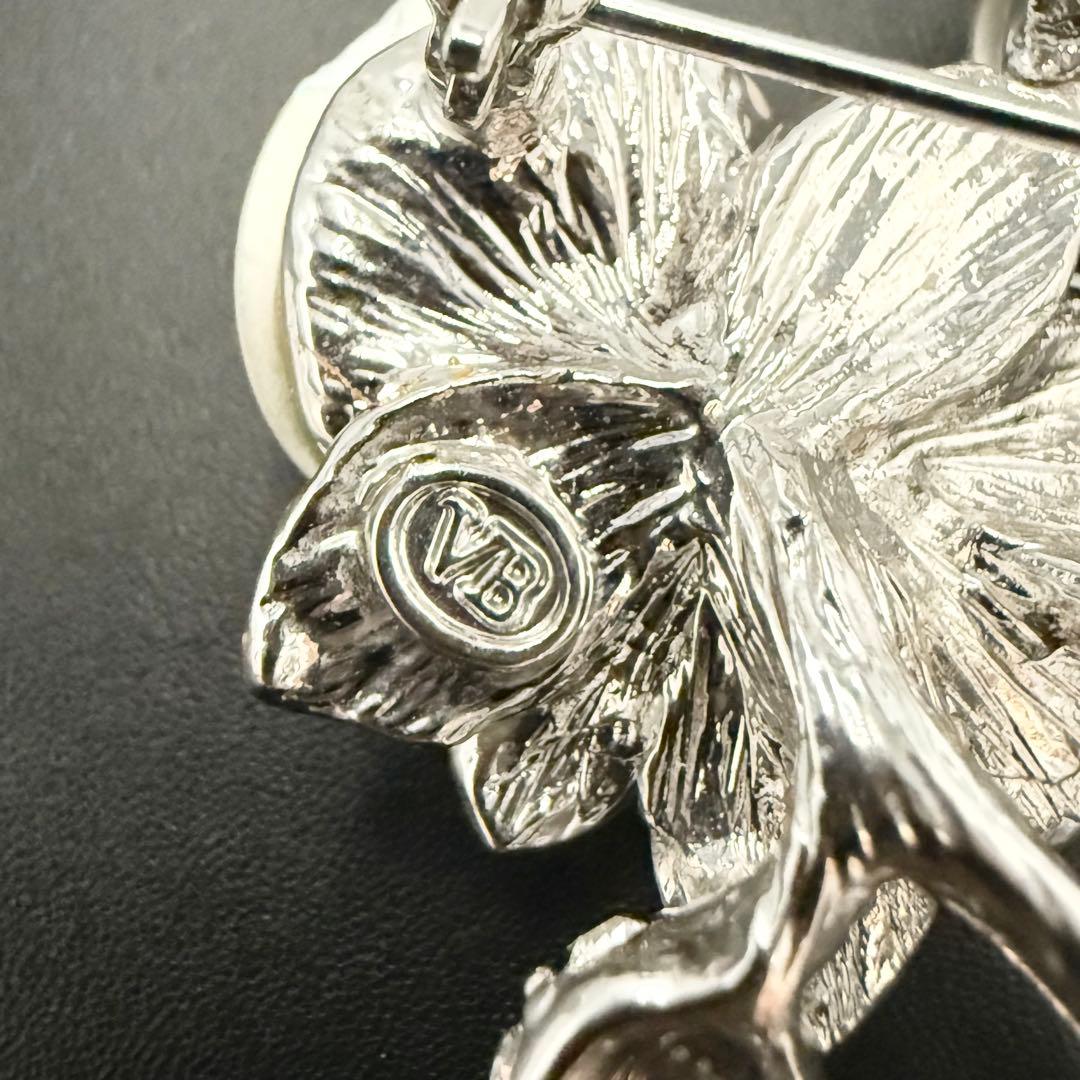 超希少✨未使用保管 ヴァンドームブティック　ブローチ　胡蝶蘭　白蝶貝